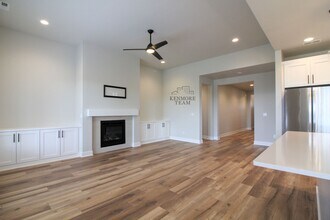 2725 Ketch Rd in Richland, WA - Building Photo - Building Photo