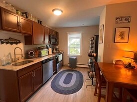 39 St Thomas St in Dover, NH - Building Photo