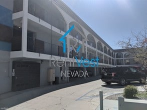 645 S Virginia St-Unit -Apt 11 in Reno, NV - Building Photo - Building Photo
