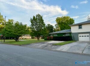 377 College Park Ct NW in Huntsville, AL - Building Photo - Building Photo