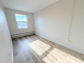 222 Maxwell St in Sarnia, ON - Foto de edificio - Building Photo