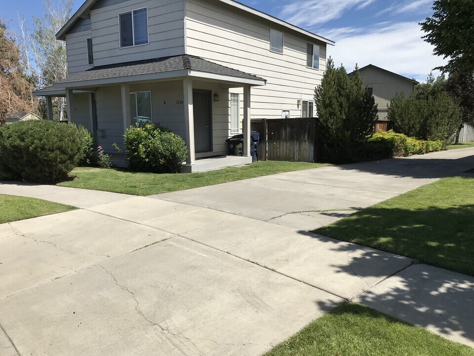 1330 NE Tucson Way in Bend, OR - Building Photo