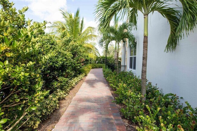 1759 NW 124th Way in Pembroke Pines, FL - Building Photo - Building Photo