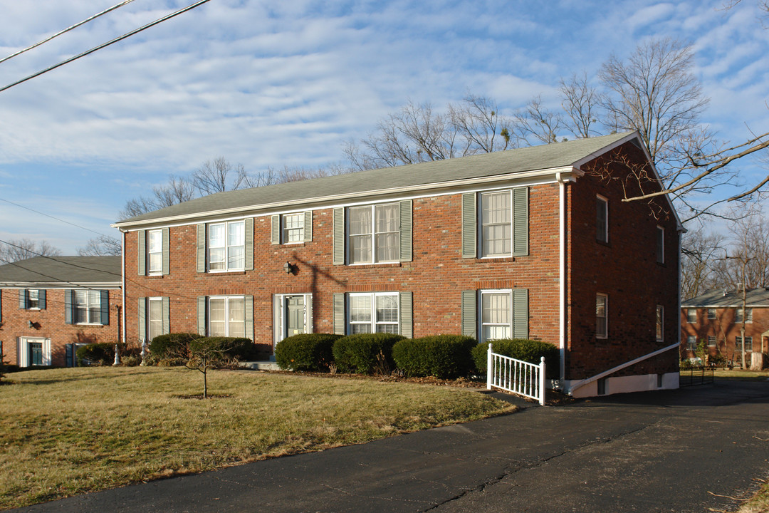 2714 Riedling Dr in Louisville, KY - Building Photo