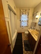 220 E Wilbur Ave, Unit Lower in Milwaukee, WI - Building Photo - Building Photo