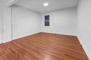 721 N Wood Ave in Linden, NJ - Building Photo