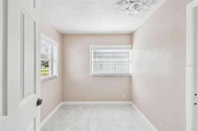 3540 56th Ave N in St. Petersburg, FL - Building Photo - Building Photo