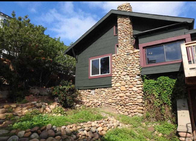 1885 Titus St in San Diego, CA - Building Photo - Building Photo