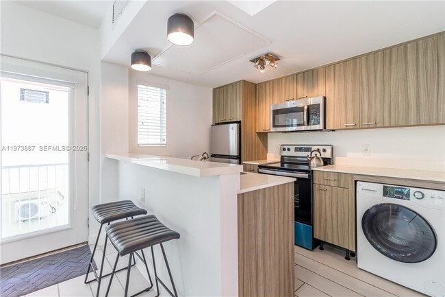 740 Meridian Ave in Miami Beach, FL - Foto de edificio - Building Photo