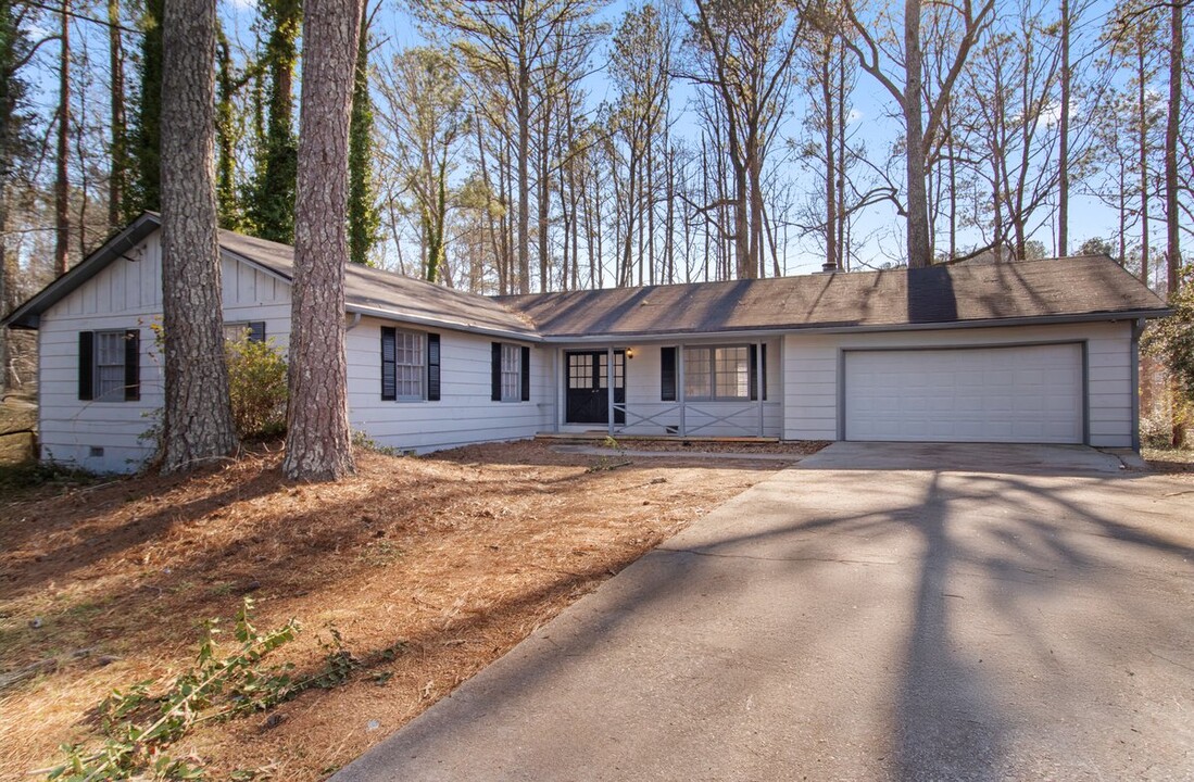 4177 Windermere Dr in Stonecrest, GA - Building Photo