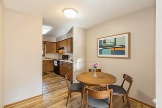 204 NW Sharmin Dr in Ankeny, IA - Building Photo - Building Photo