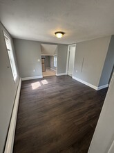 67 Canal St in Raritan, NJ - Foto de edificio - Building Photo