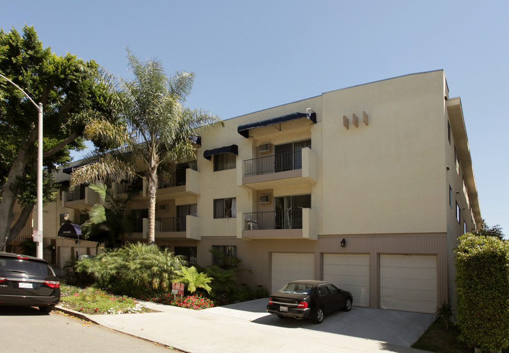 Camden Gardens Apartments in Los Angeles, CA - Building Photo