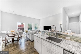 537 Apple St in Conshohocken, PA - Building Photo