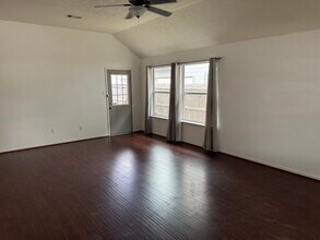 11806 Sardis Lake Dr in Tomball, TX - Building Photo - Building Photo