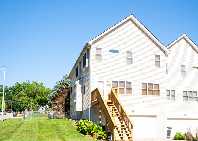 1727 N 57th Ave in Omaha, NE - Foto de edificio - Building Photo