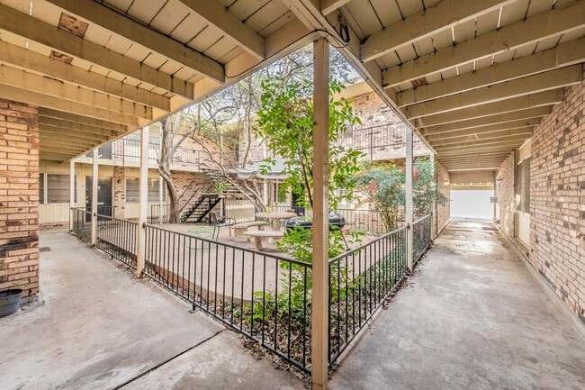 4808 Bryce Ave in Fort Worth, TX - Building Photo - Building Photo