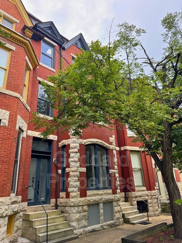 property at 1713 Linden Ave