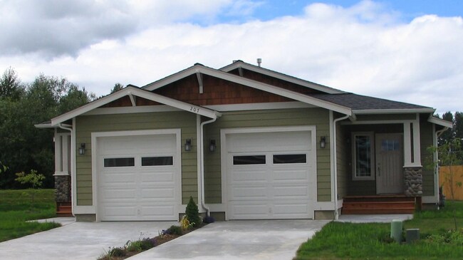 property at 207 Walnut Grove Ct