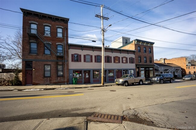 property at 27 E Main St