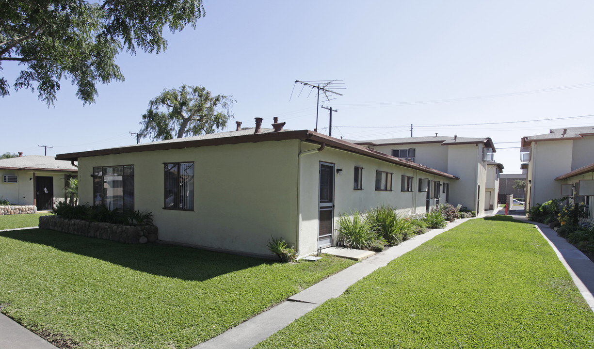 2134 W Juno Ave in Anaheim, CA - Building Photo