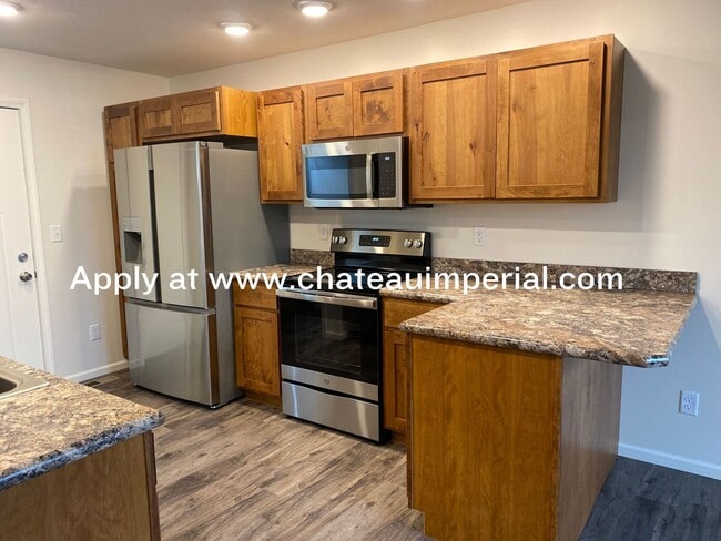 600 N Bowen Ave in Juniata, NE - Building Photo - Building Photo