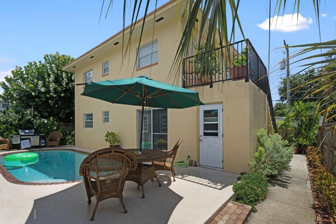 216 Ocean Breeze in Lake Worth Beach, FL - Building Photo