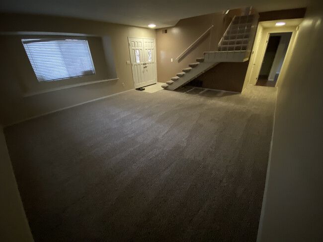 9082 Kapaa Dr in Huntington Beach, CA - Building Photo - Building Photo