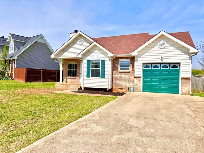 1215 Marla Dr in Clarksville, TN - Building Photo - Building Photo