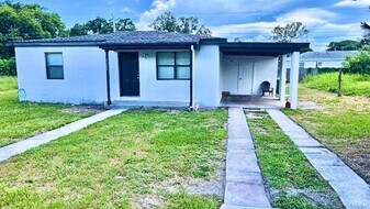 1055 Mitchell St in Cocoa, FL - Building Photo