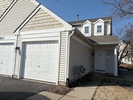 2611 Cedar Glade Dr in Naperville, IL - Building Photo