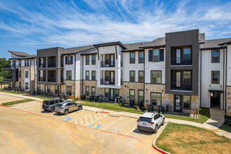 The Southerly at Longview in Longview, TX - Foto de edificio - Building Photo