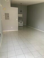6818 Tiki Ln in Pensacola, FL - Building Photo