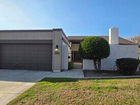 6901 Courtside Cir in Bakersfield, CA - Building Photo
