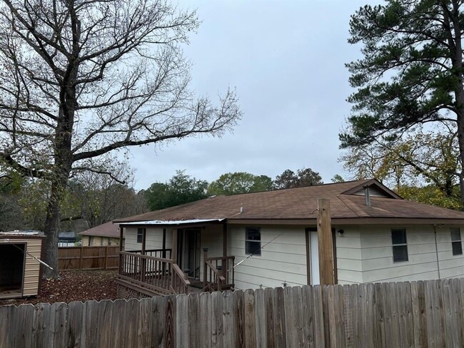3058 Old Colony Rd in Huntsville, TX - Building Photo - Building Photo