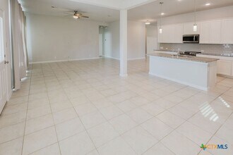 632 Ridge Meadow Dr in New Braunfels, TX - Foto de edificio - Building Photo