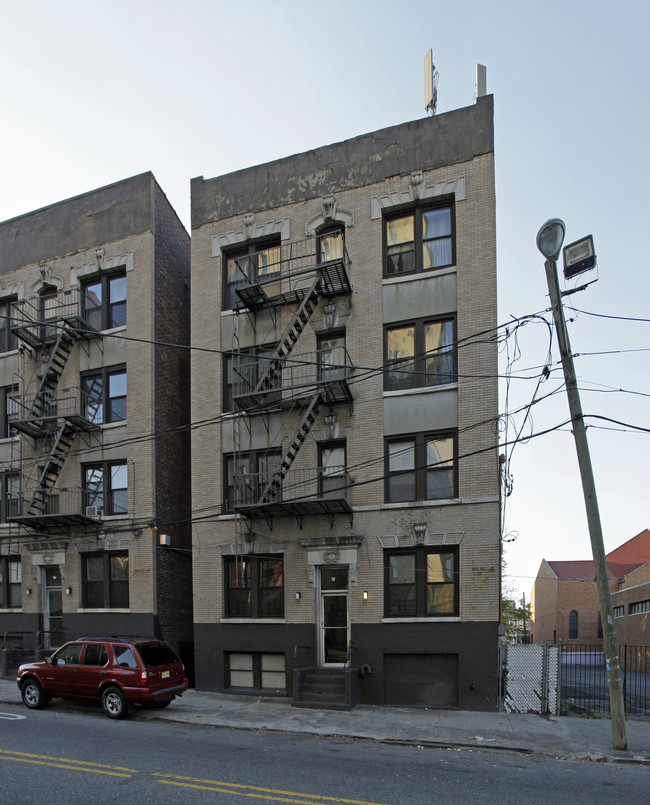 41 Baldwin Ave in Jersey City, NJ - Building Photo - Building Photo