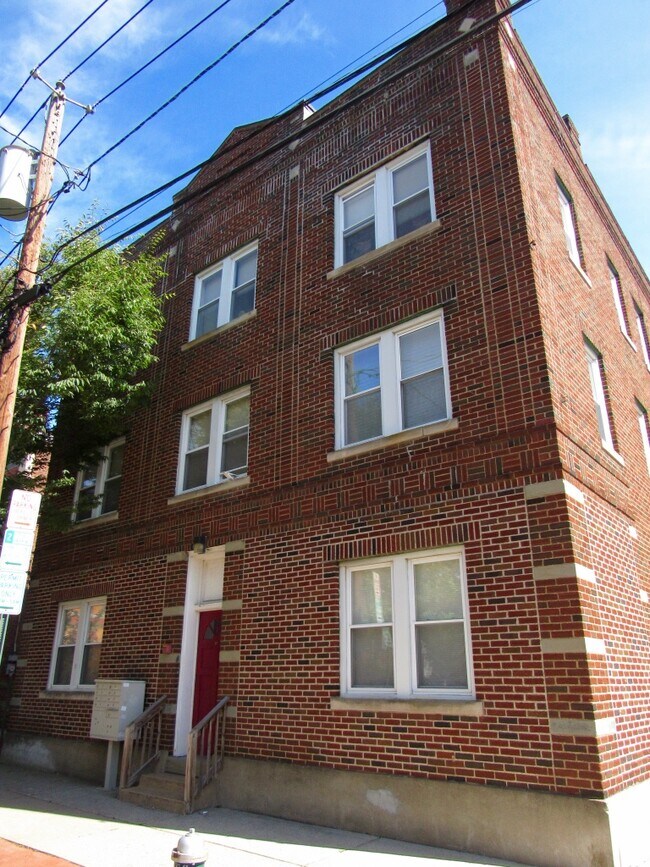 87 Pine St Rentals in Montclair, NJ