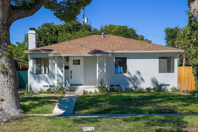 property at 1605 N Edison Blvd