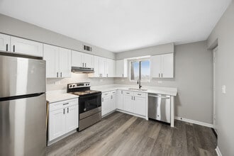 1543 Ardmore Ave in Villa Park, IL - Building Photo - Building Photo