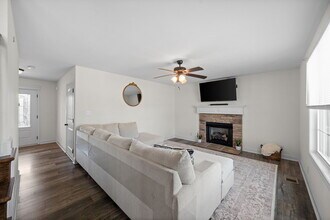 839 Crestone Ln in Clarksville, TN - Building Photo - Building Photo