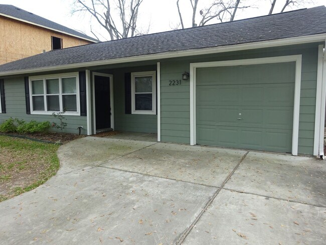 property at 2231 Saxon Dr