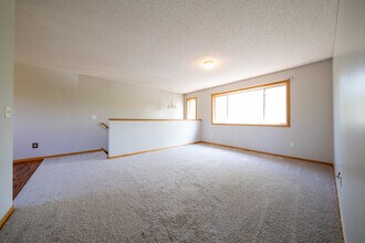 1254 Willow Trail in Farmington, MN - Building Photo - Building Photo