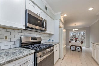 10 Whitesands Way in Little Silver, NJ - Building Photo - Building Photo