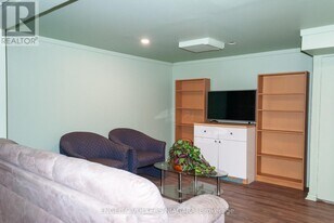 6708 O'Neil St in Niagara Falls, ON - Building Photo