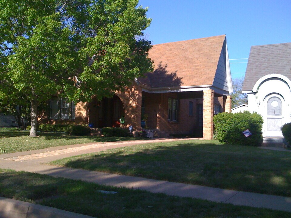 3229 Odessa Ave in Fort Worth, TX - Foto de edificio
