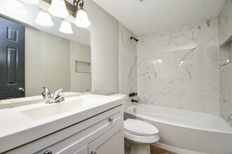 7902 Prestwood Dr in Houston, TX - Building Photo - Building Photo