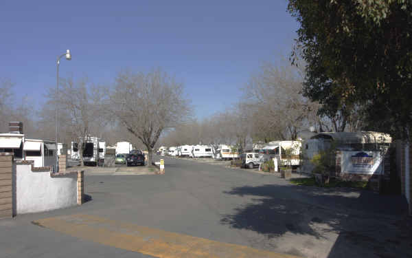 Diamond Valley Rv Resort in San Jacinto, CA - Building Photo