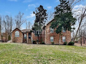 2122 Creek Trail in Goodlettsville, TN - Building Photo