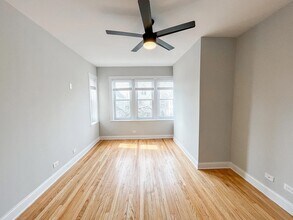 3319 N Karlov Ave in Chicago, IL - Building Photo - Building Photo